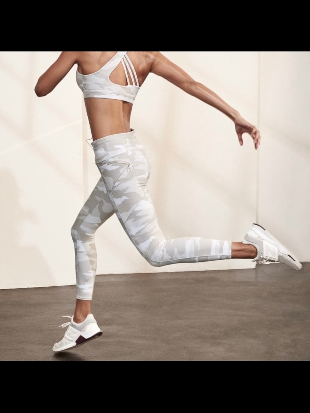 ATHLETA White Camo Contender 7/8 Tights Leggings | size small